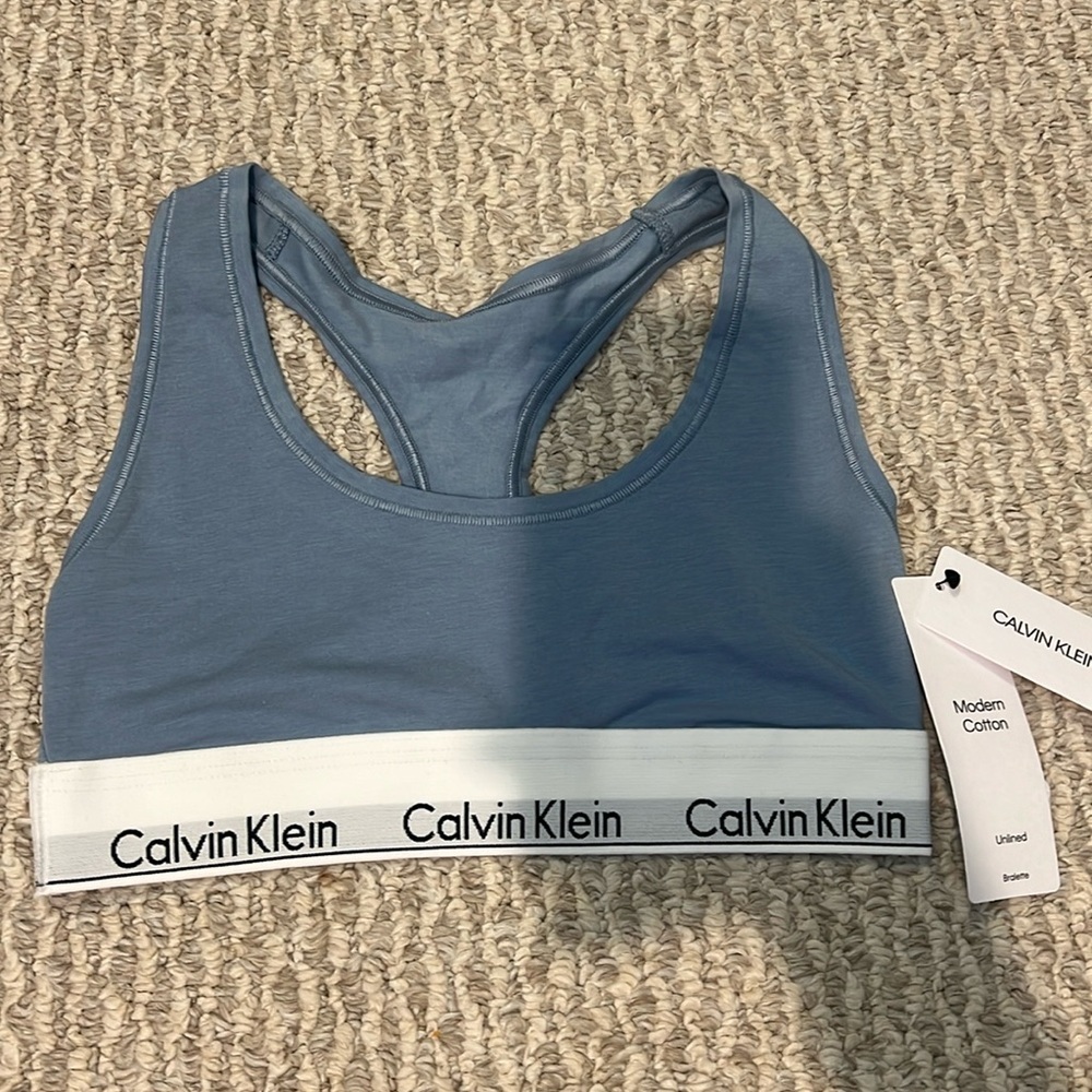 - Calvin Klein Bralett
